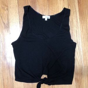 Black cropped tank